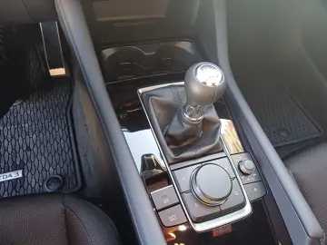 Mazda 3 2.0 mild hibrid 186 CP MT6