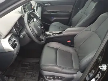 TOYOTA C-HR Hybrid 2.0 184 CP Classy