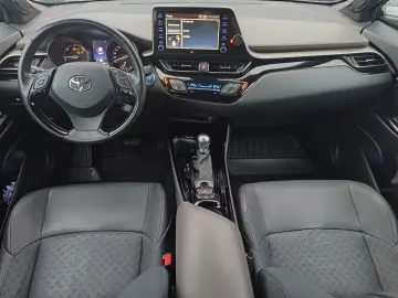 TOYOTA C-HR Hybrid 2.0 184 CP Classy