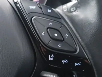 TOYOTA C-HR Hybrid 2.0 184 CP Classy