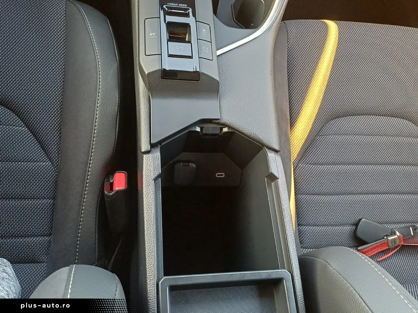 TOYOTA C-HR 1.8 Hybrid 140 CP Exclusive