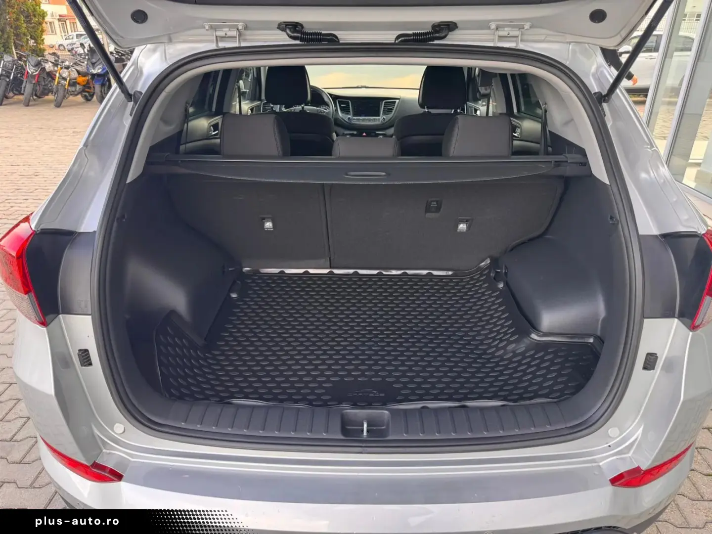 Hyundai Tucson  1.6 MT 2WD