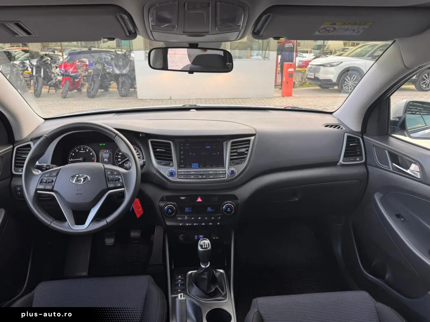 Hyundai Tucson  1.6 MT 2WD