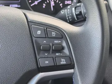 Hyundai Tucson  1.6 MT 2WD