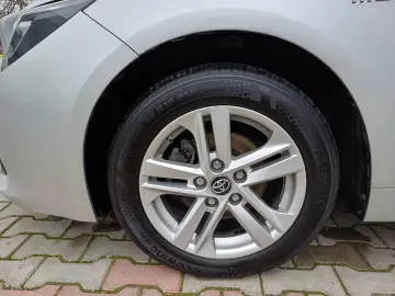 Toyota Corolla  Dynamic 1.8 HYBRID 122 CP