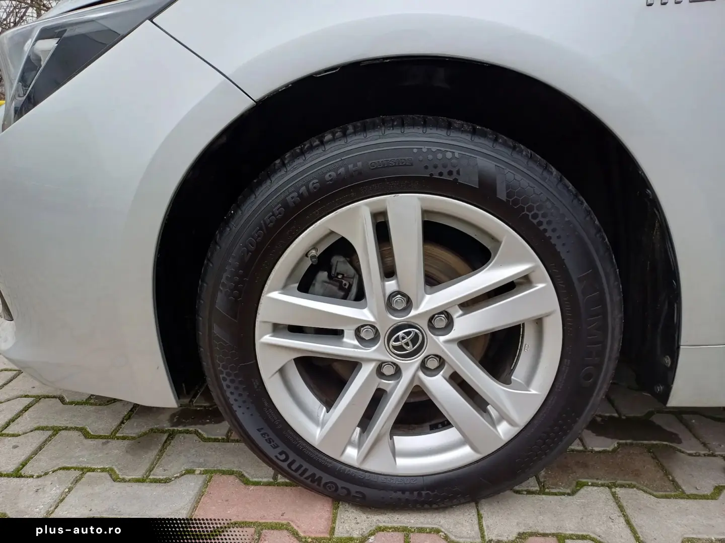 Toyota Corolla  Dynamic 1.8 HYBRID 122 CP