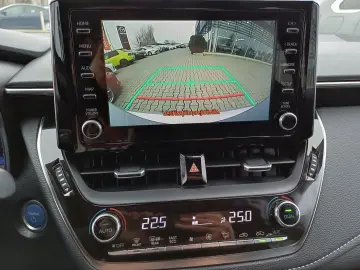 Toyota Corolla  Dynamic 1.8 HYBRID 122 CP