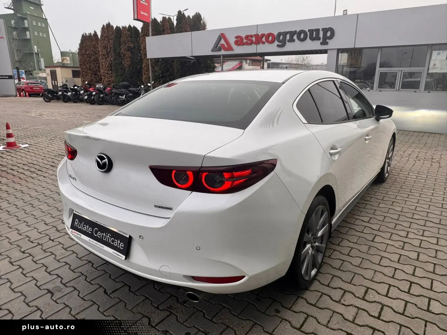 MAZDA 3 SEDAN 2.0 SkyActiv-G150 Plus AT