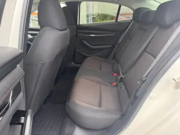 MAZDA 3 SEDAN 2.0 SkyActiv-G150 Plus AT