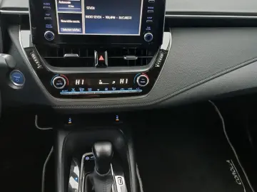 Toyota Corolla  Dynamic  1.8 HYBRID 122Cp