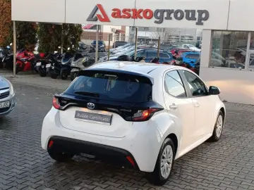 Toyota Yaris 1.5 hybrid 92 CP Eco