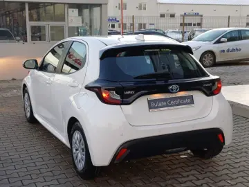 Toyota Yaris 1.5 hybrid 92 CP Eco