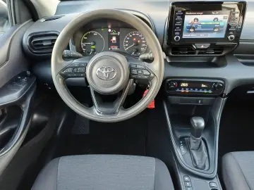 Toyota Yaris 1.5 hybrid 92 CP Eco