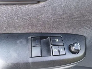 Toyota Yaris 1.5 hybrid 92 CP Eco