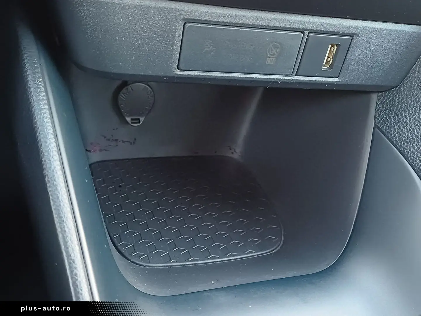 Toyota Yaris 1.5 hybrid 92 CP Eco