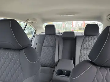 Toyota Corolla Sedan Hybrid 1.8 - 122 CP -  Business