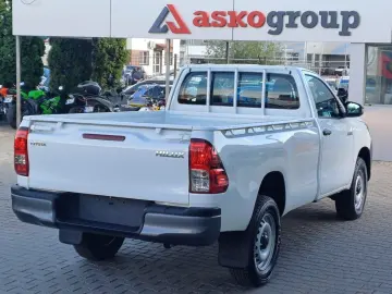 Toyota HILUX 2WD 2.4 D-4D 2.4 diesel 150 CP MT6