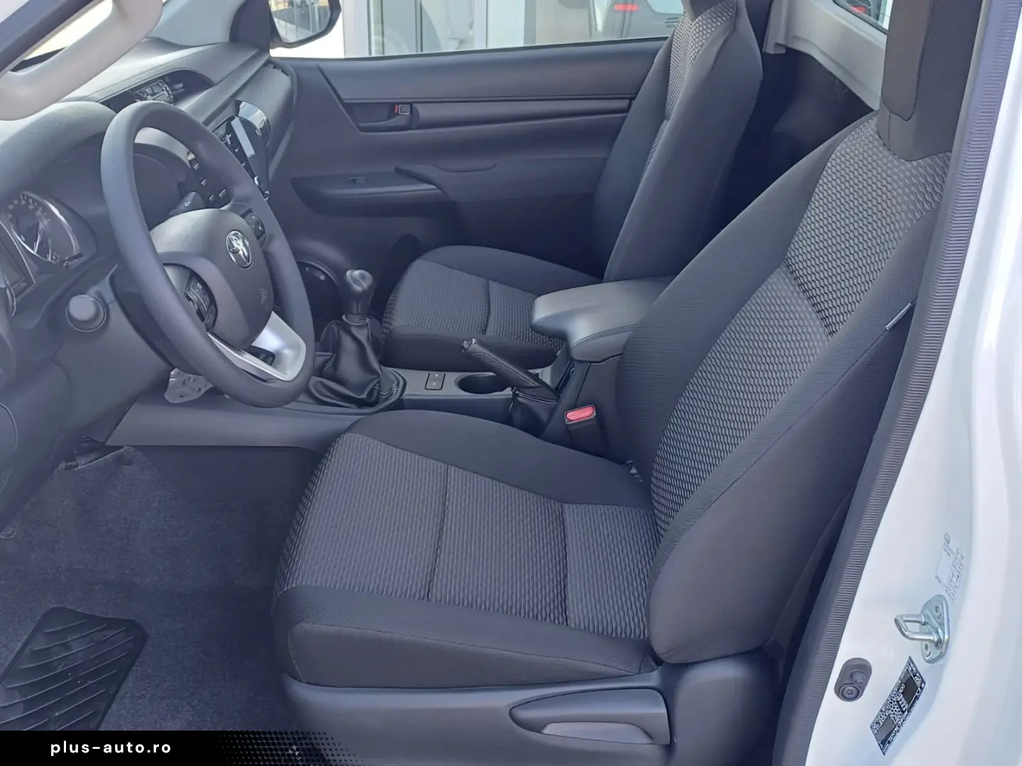 Toyota HILUX 2WD 2.4 D-4D 2.4 diesel 150 CP MT6