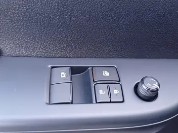 Toyota HILUX 2WD 2.4 D-4D 2.4 diesel 150 CP MT6