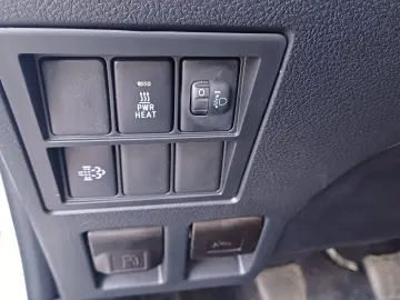 Toyota HILUX 2WD 2.4 D-4D 2.4 diesel 150 CP MT6