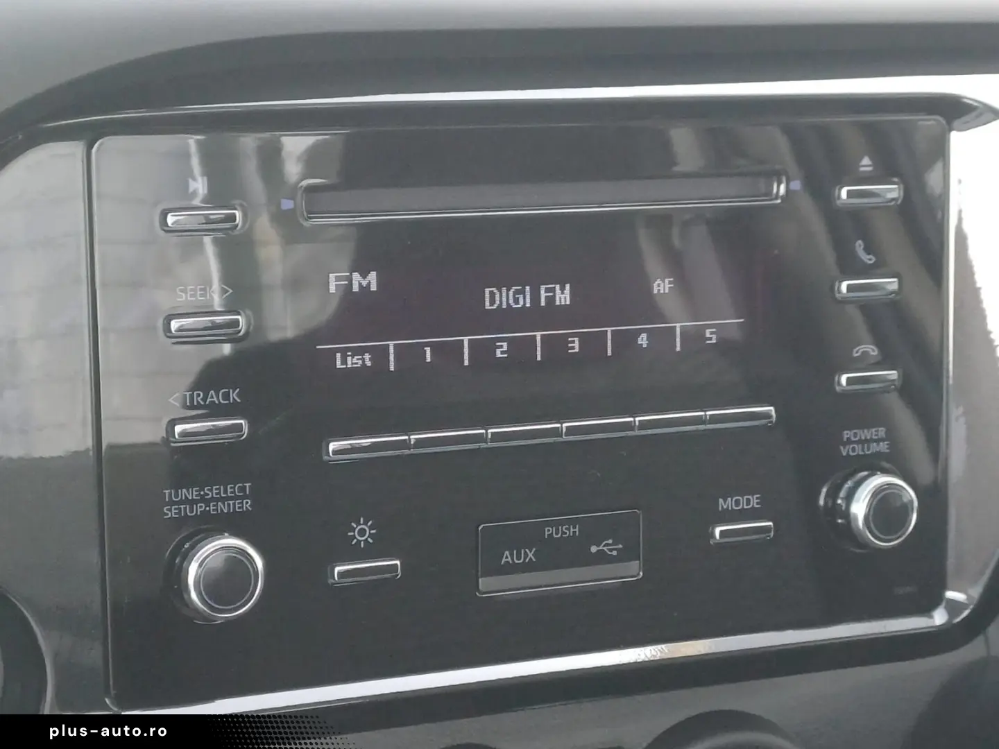 Toyota HILUX 2WD 2.4 D-4D 2.4 diesel 150 CP MT6