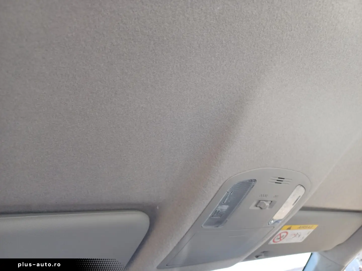 Toyota HILUX 2WD 2.4 D-4D 2.4 diesel 150 CP MT6