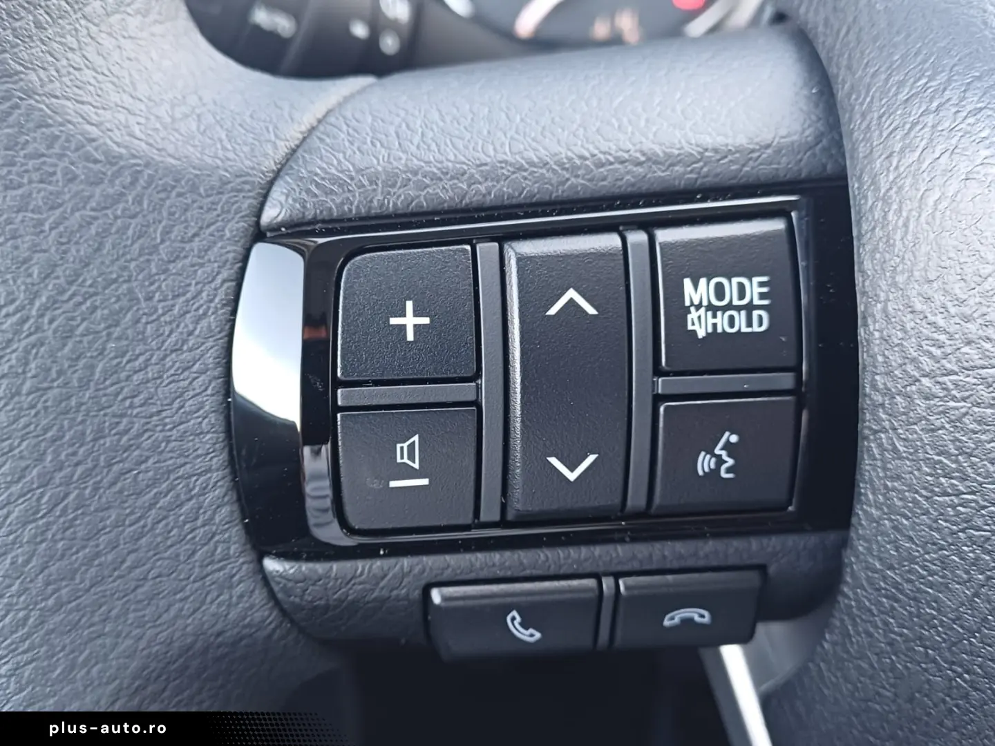 Toyota HILUX 2WD 2.4 D-4D 2.4 diesel 150 CP MT6