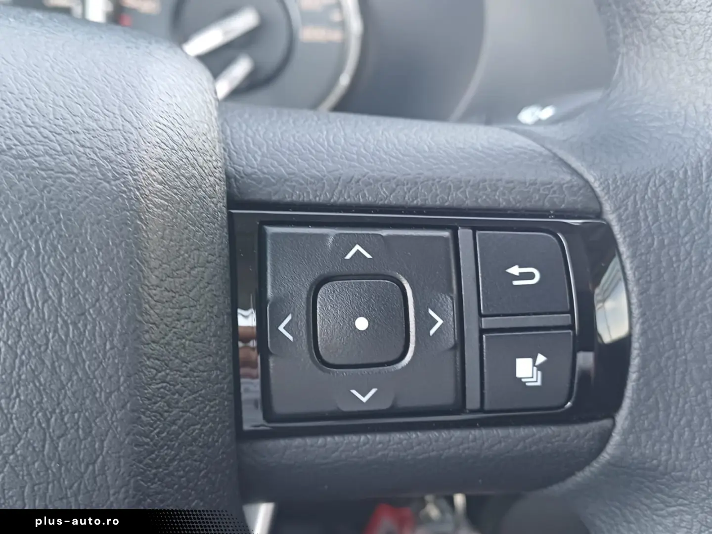 Toyota HILUX 2WD 2.4 D-4D 2.4 diesel 150 CP MT6