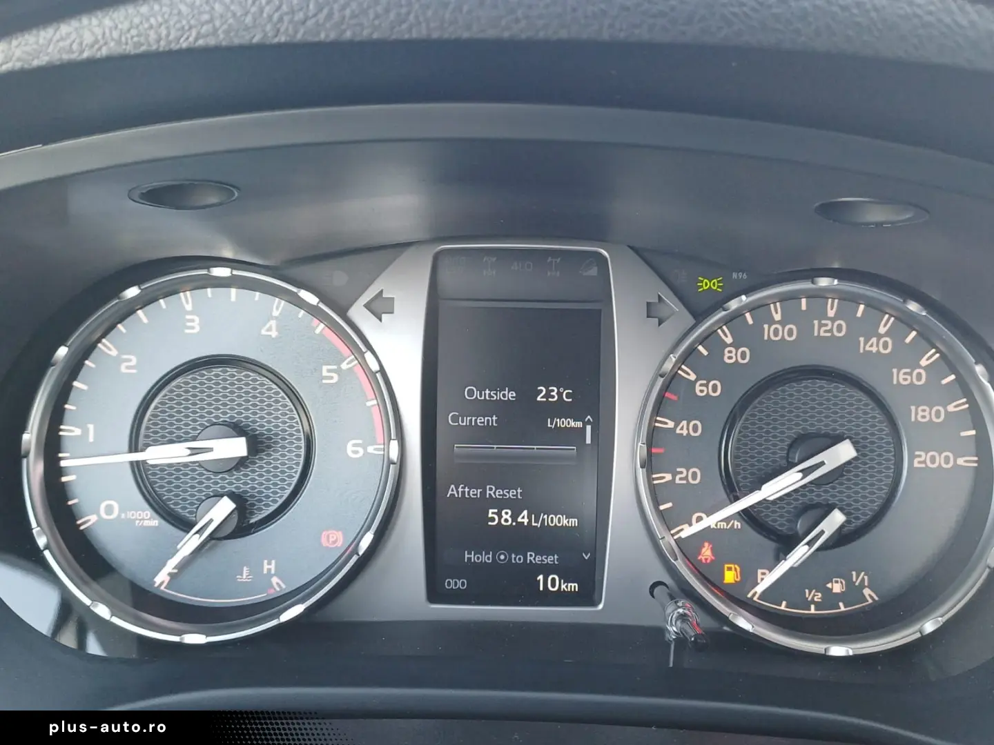 Toyota HILUX 2WD 2.4 D-4D 2.4 diesel 150 CP MT6