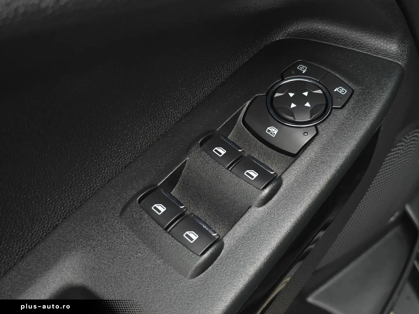 FORD ECOSPORT 1.0 - 125 CP EcoBoost Titanium