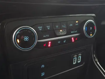 FORD ECOSPORT 1.0 - 125 CP EcoBoost Titanium