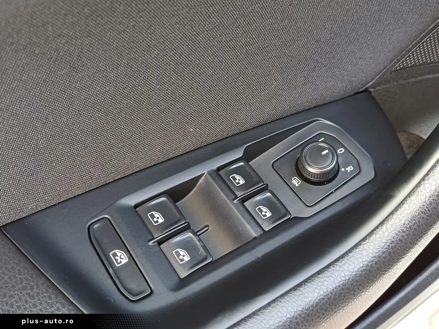 Volkswagen Passat Comfortline 1.6 Tdi 120 CP DSG