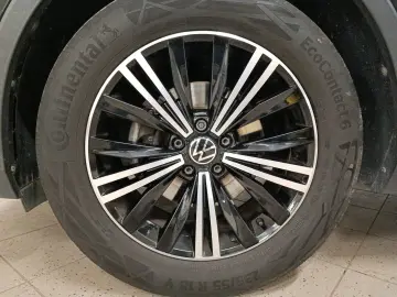 VW Tiguan 1.5 TSI UNITED DSG NAV LED ACC DC App-Co.