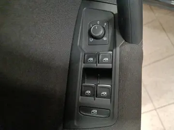 VW Tiguan 1.5 TSI UNITED DSG NAV LED ACC DC App-Co.