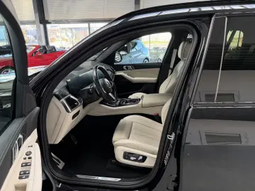 BMW X5 M-SPORT XD LEDER NAVI PANO