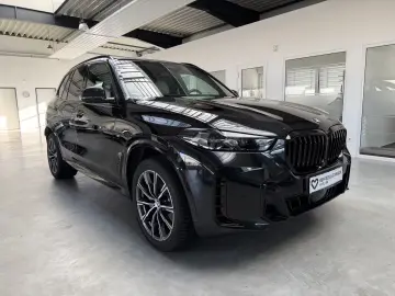 BMW X5 M-SPORT XD LEDER NAVI PANO