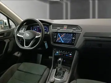 VW Tiguan 2.0 TSI Elegance 4M DSG AHK RFK Matrix AC
