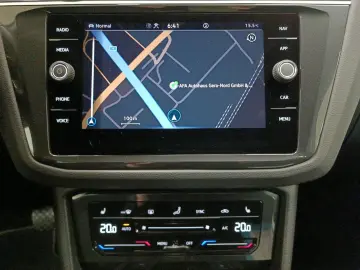 VW Tiguan 2.0 TSI Elegance 4M DSG AHK RFK Matrix AC