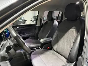 VW Tiguan 1.5 eTSI DSG ACC LED RFK SHZ LHZ Navi