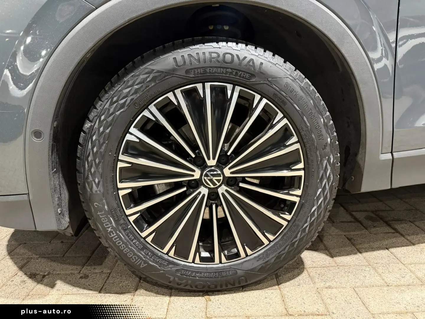 VW Tiguan 1.5 eTSI DSG ACC LED RFK SHZ LHZ Navi