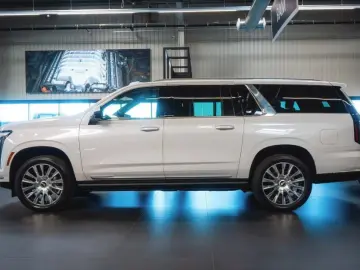 Cadillac Escalade ESV 6.2L Premium Lux Platinum MY 2026