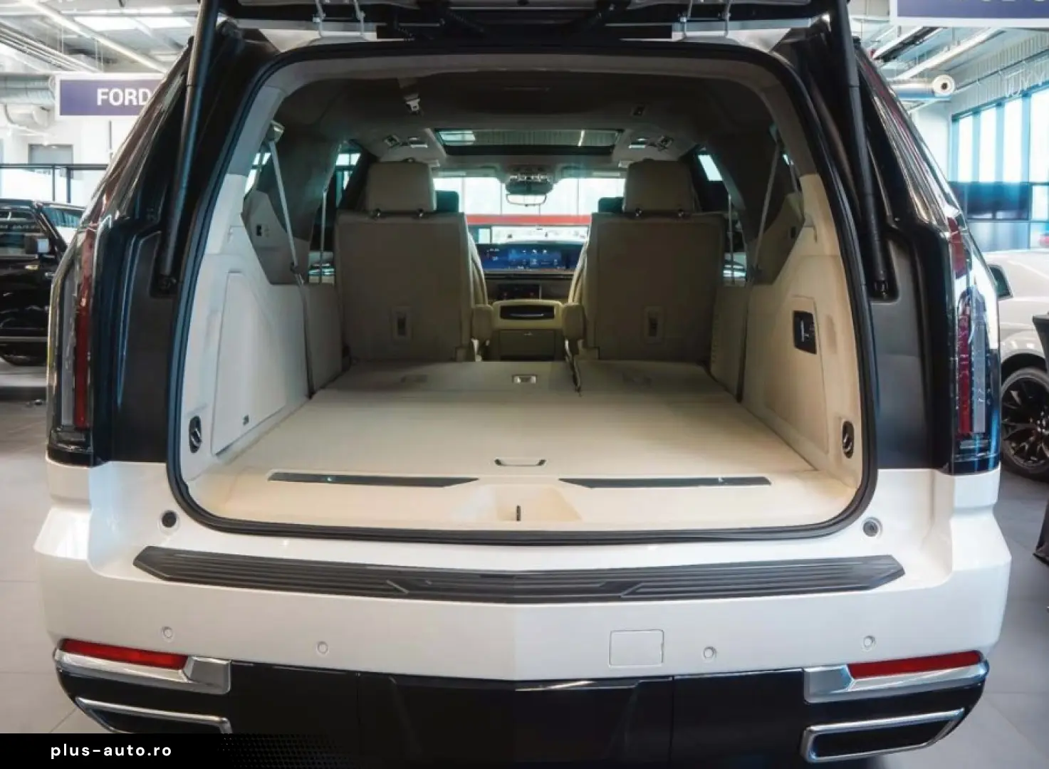 Cadillac Escalade ESV 6.2L Premium Lux Platinum MY 2026