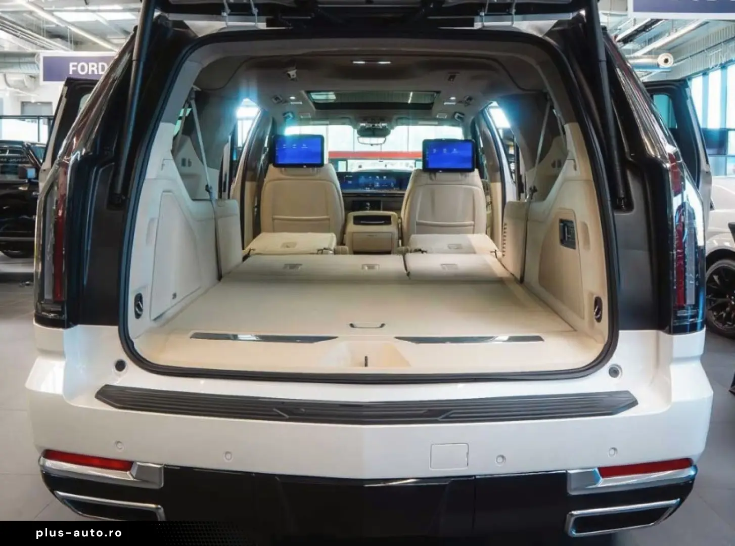 Cadillac Escalade ESV 6.2L Premium Lux Platinum MY 2026