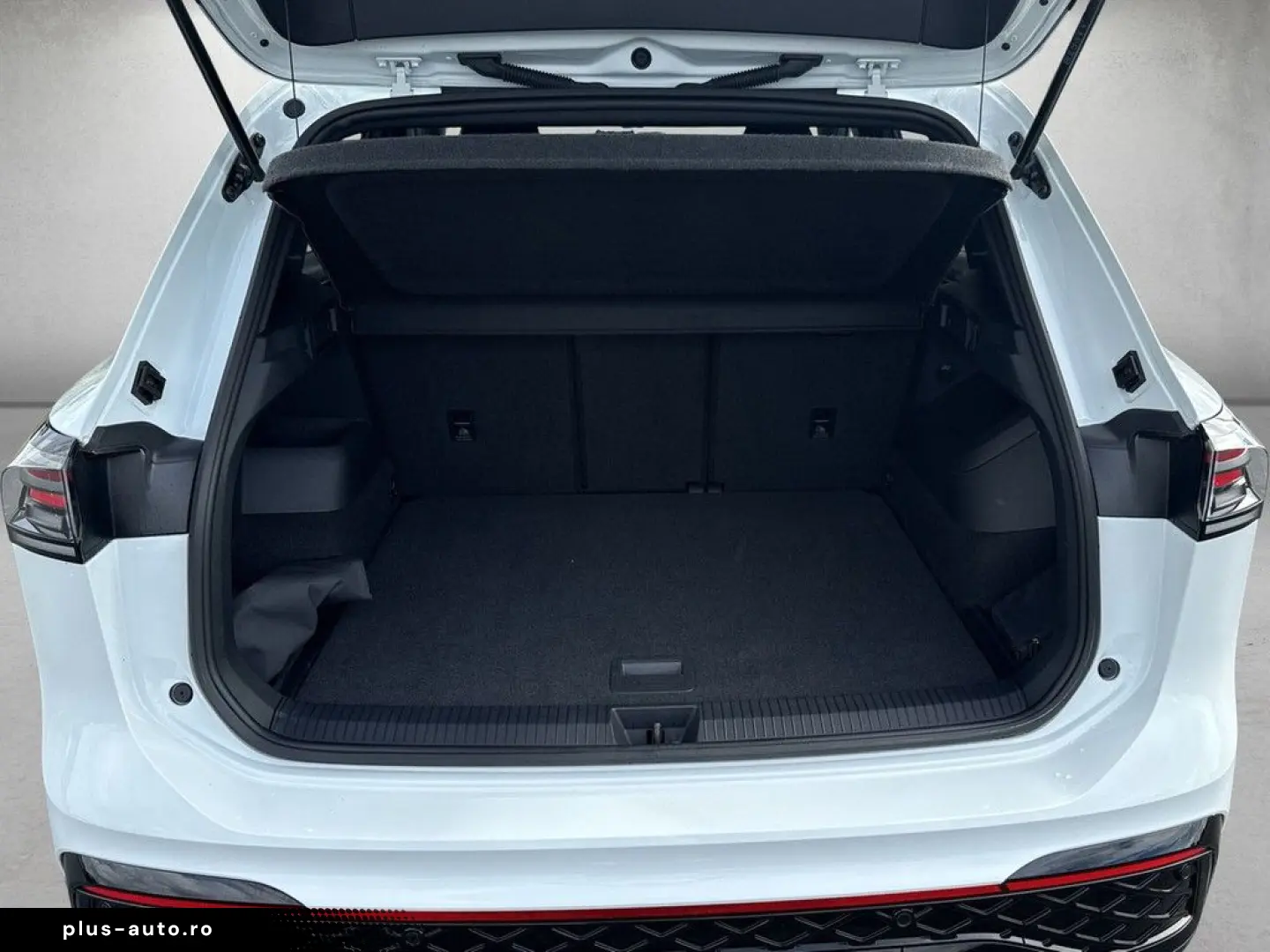 VW Tiguan 1.5 eTSI DSG R-Line LED ACC PDC