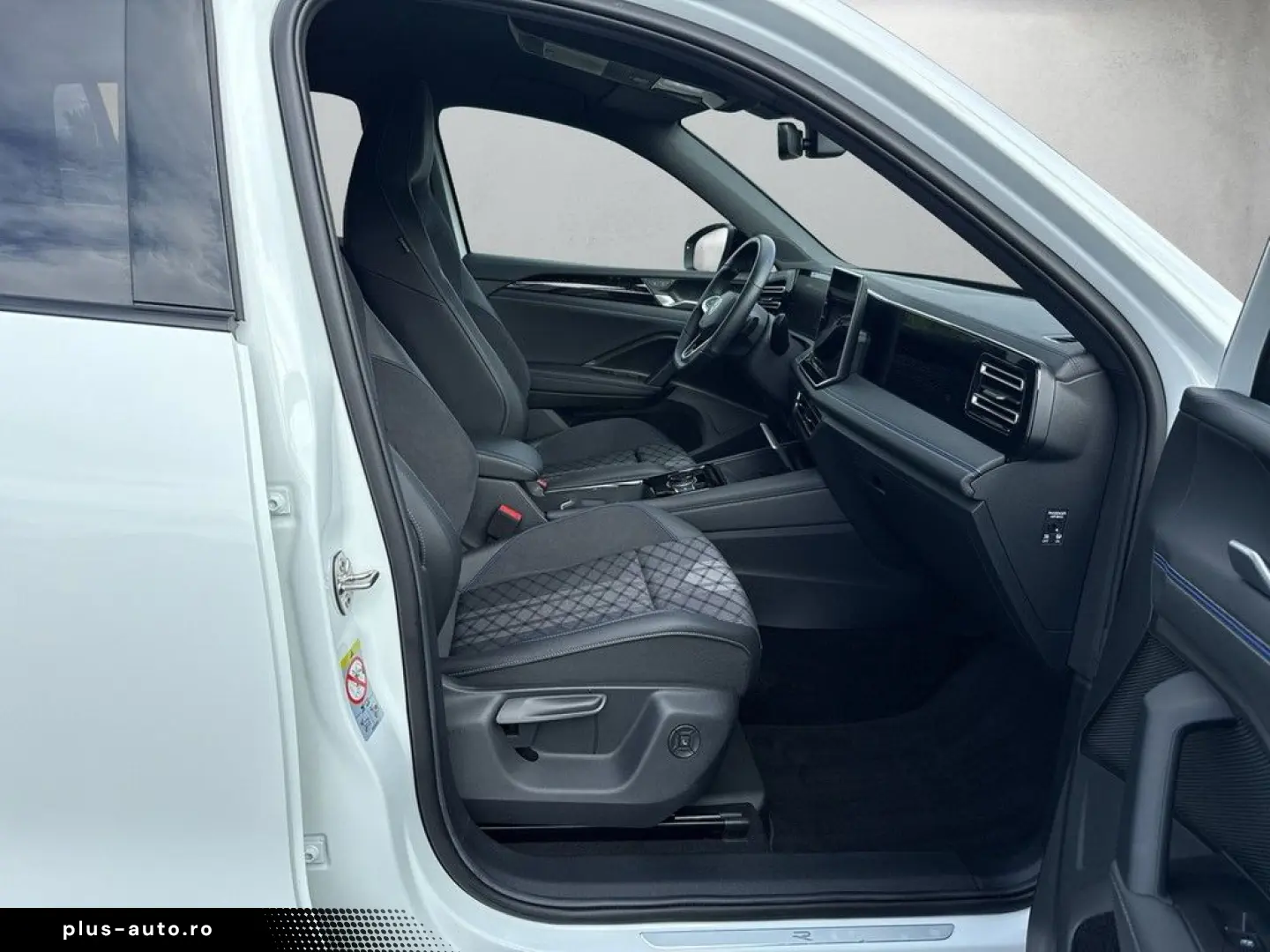 VW Tiguan 1.5 eTSI DSG R-Line LED ACC PDC