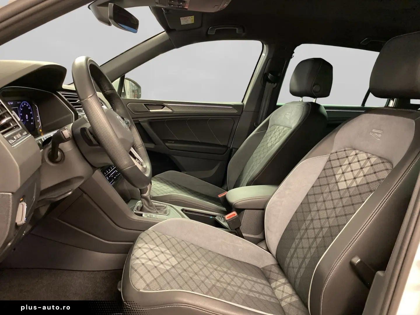 VW Tiguan 1.5 TSI R-Line  DSG MATRIX NAVI KLIMA LM