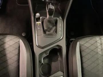 VW Tiguan 1.5 TSI R-Line  DSG MATRIX NAVI KLIMA LM