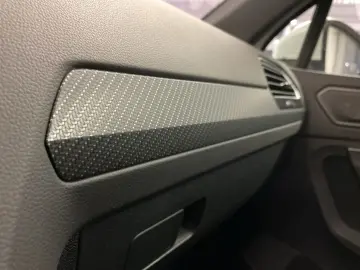 VW Tiguan 1.5 TSI R-Line  DSG MATRIX NAVI KLIMA LM