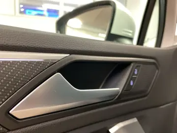 VW Tiguan 1.5 TSI R-Line  DSG MATRIX NAVI KLIMA LM
