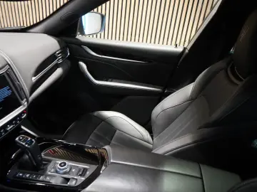 MASERATI Levante Gransport SQ4  U-Frei Pano 1.Hd N.Mod